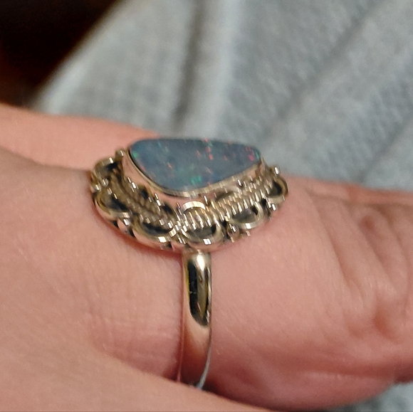 Elegant Australian Opal Silver Ring Size 7.5 - Picture 5 of 15